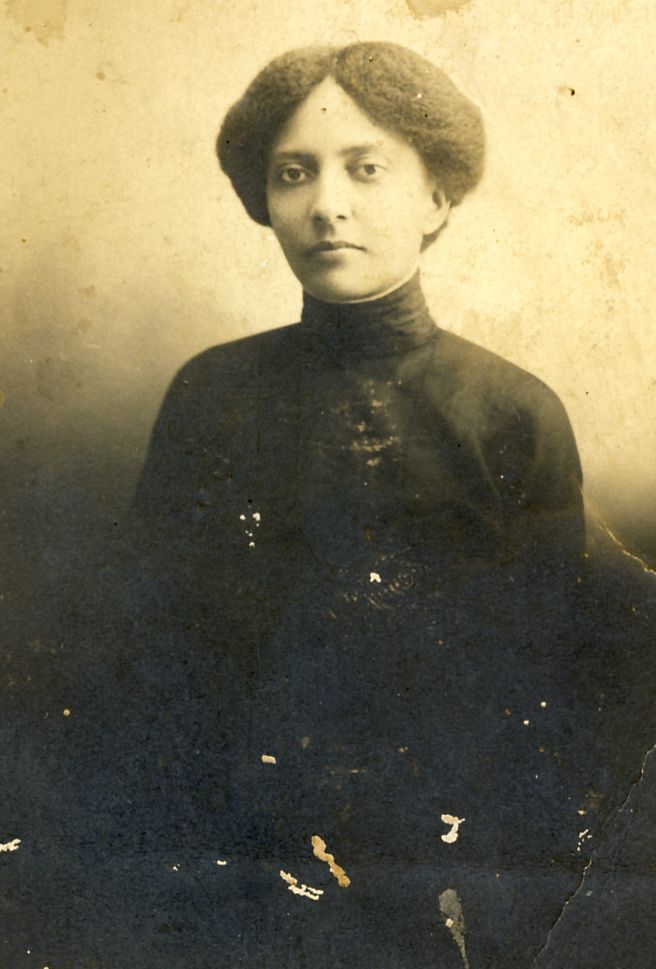 so-dayi:  haitianhistory:  Portraits of some elite Haitian women in the late 19th