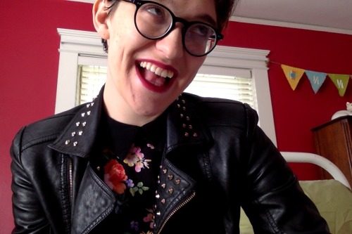 softgrantaire:Local nonbinary cutie is too cute (cute damn)