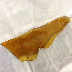 zerobrand:  Just a little of to get me through this flu, baby dabs at suuper low temps for no coughs and maximum flavor. Talk about a sleep aid! #cleanconcentrates #shatter #wedab #medicine
