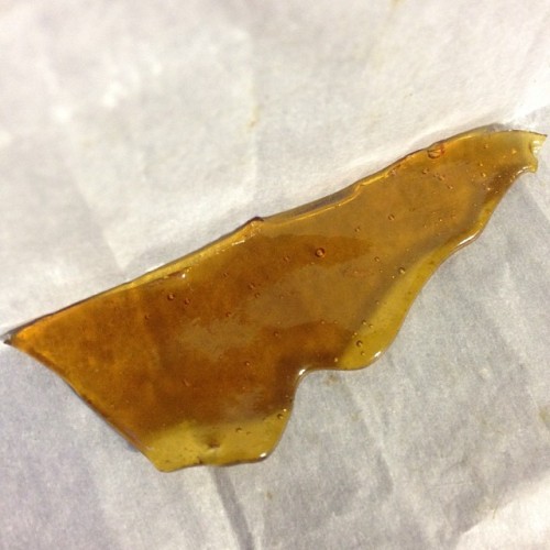 zerobrand:  Just a little of to get me through this flu, baby dabs at suuper low temps for no coughs and maximum flavor. Talk about a sleep aid! #cleanconcentrates #shatter #wedab #medicine