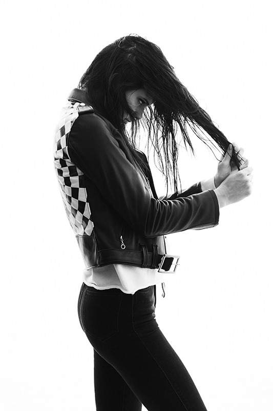 kendall-kyliee:  New HQ Photo of Kendall for her Portfolio. Photographed by Scott