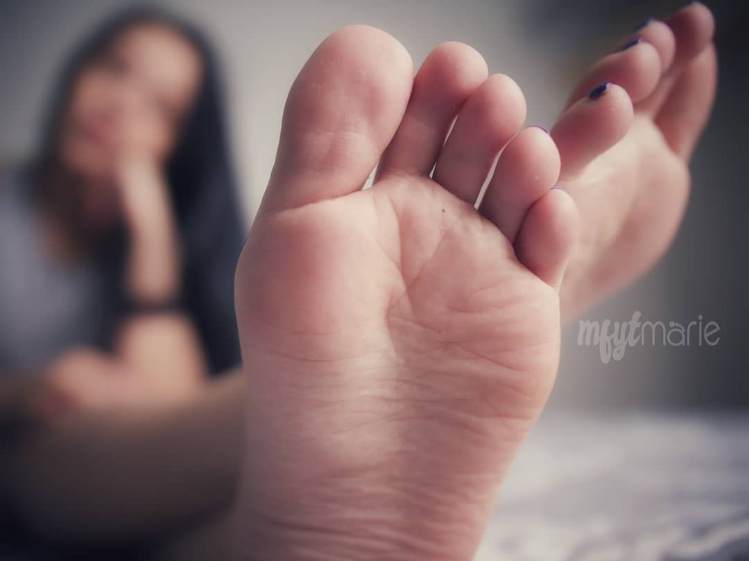 feet-vapor-85:  
