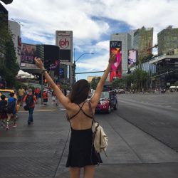 meanwhileinvegas:  Welcome to fabulous Las Vegas ✨ #eeuu by elenaasm http://ift.tt/1UqYv9e 