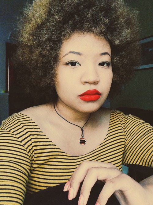 blackgirlsrpretty2:  SPOTLIGHT: http://my-plantsaredead.tumblr.com/ 