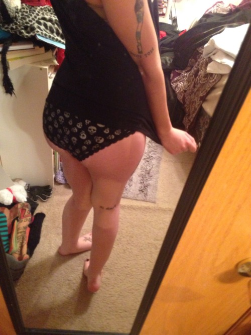 heyturkeyfuckoff:  I feel really good about myself today. And also my new shirt is pretty comfy.