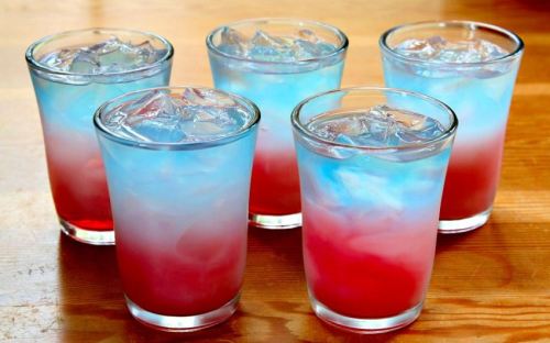 drinksfordrinkers:  Bomb Pop Shots 1/3 oz Sprite 1/3 oz lemon vodka 2/3 oz blue Curacao 2/3 oz grenadine ice Mix the vodka and Sprite in a shaker with some ice to chill it.Strain into glass. Using a bar spoon, very slowly pour the blue Curacao to layer