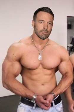 doryfan1:  Ben Affleck muscle morph 1 