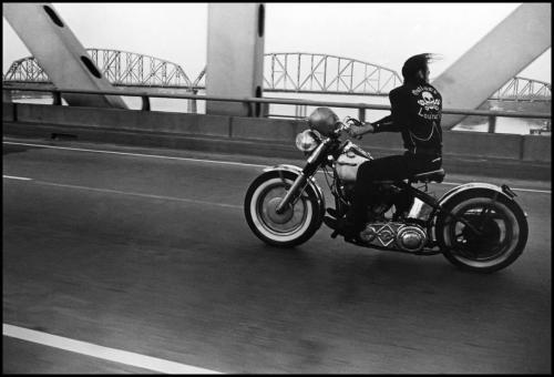 nekasuz:  Crossing the Ohio near Louisville, 1966.  Photo by  Danny Lyon  