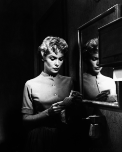 classichorrorblog:  Janet Leigh as Marion Crane in Psycho (1960) 