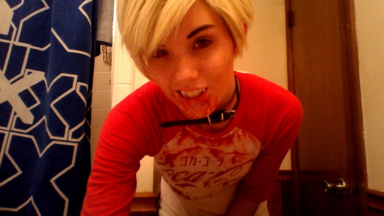 spectredeflector:  Now that I did sad gifs have some typical Dave Strider gifs: demonstuck