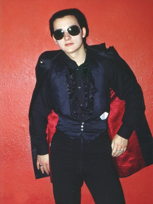 superblackmarket:Dave Vanian photographed by Sheila Rock, 1976