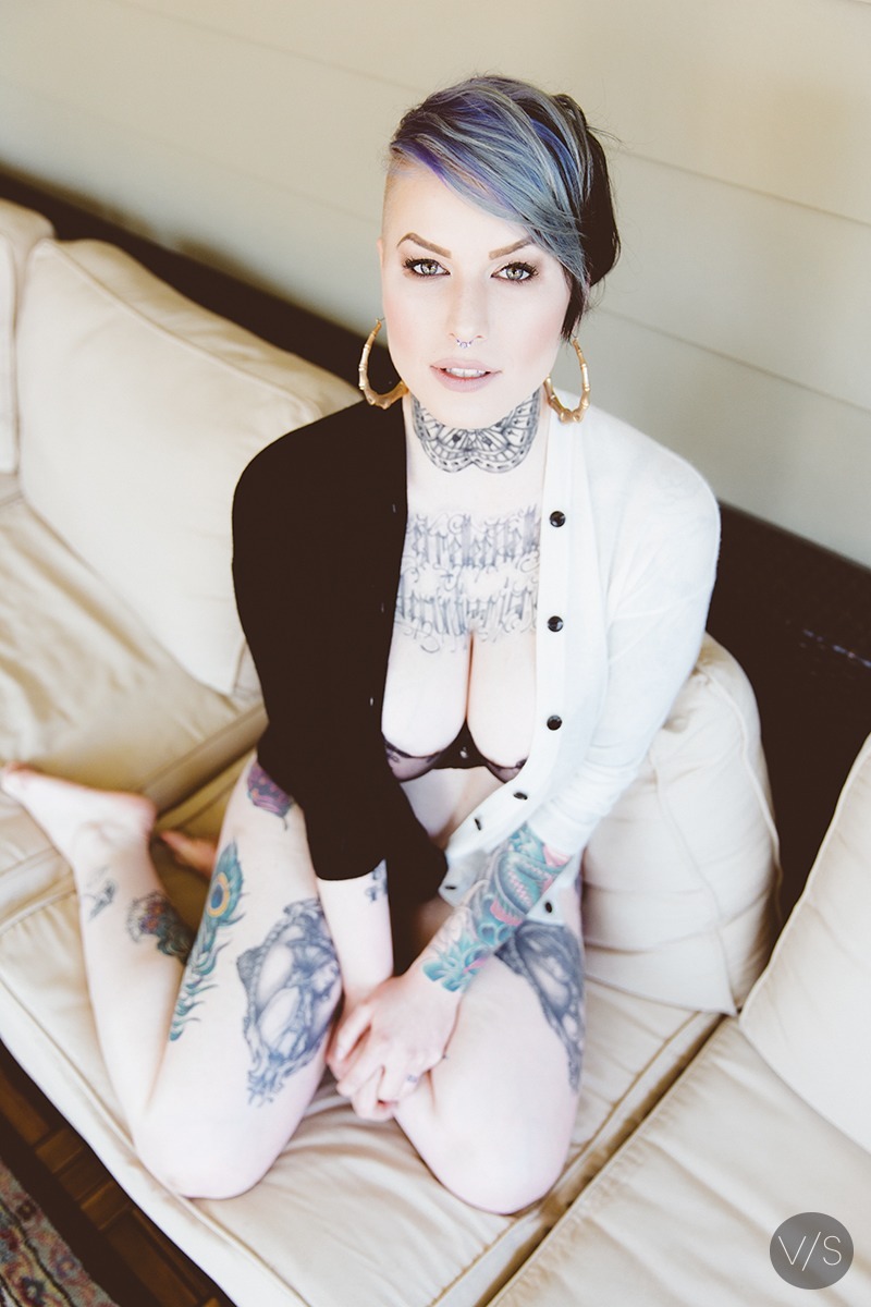 bunnyharlow:  Someone went creepin hard and this popped up again. Someone asked to