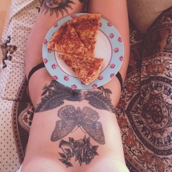 yellunz:  Pizza for breakfast. 