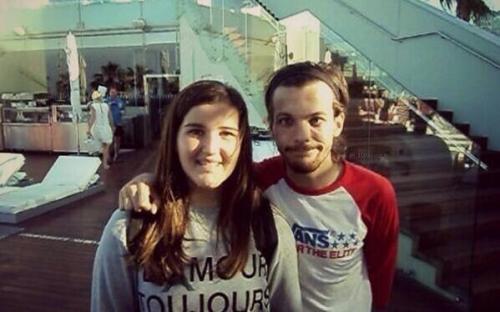 onedhqcentral-blog: Louis with a fan (16.05.2014) - x