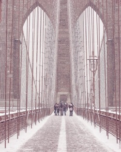 newyorkcityfeelings:Brooklyn Bridge by @fallinginlovewithnyc