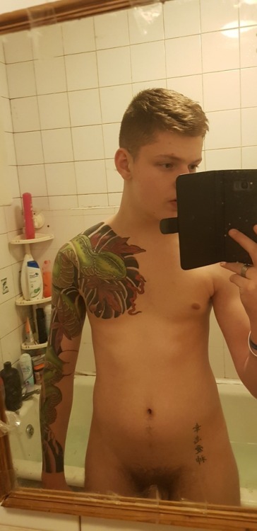 mattlloydxxx: Service me now you slut