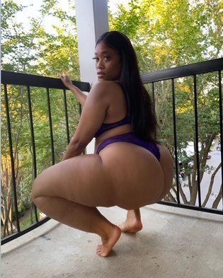 mrcarr1969:#Balcony Booty