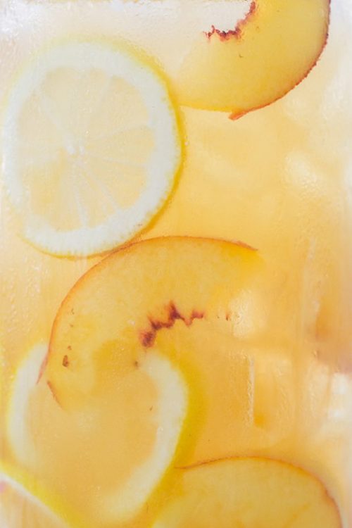 sweetoothgirl: The Best Peach Lemonade Recipe