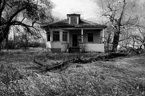 adoring-eyes:  thisherelight:strathmore / alberta / i.m. ruzz I need to go here, and to all creepy *possibly* haunted places, oh my.
