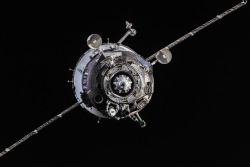 rocketumbl:  Soyuz Spacecraft 