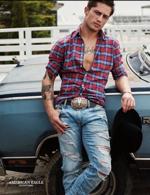 openshirtlover:  Bonner Bolton