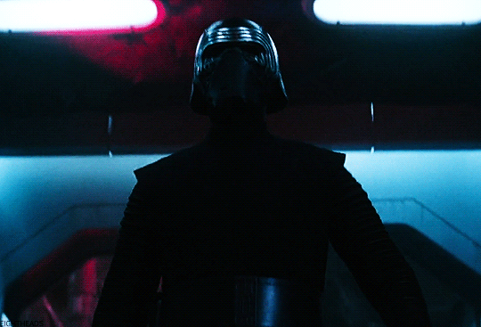 nuclear-shadows:  kit-fisto:  eightheads:  Kylo Ren has a notable stride. Do not