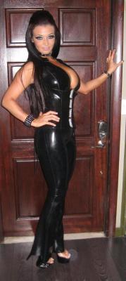 shiny-passions:  Latex