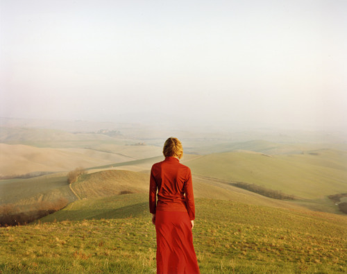 nevver:  No looking back, Elina Brotherus