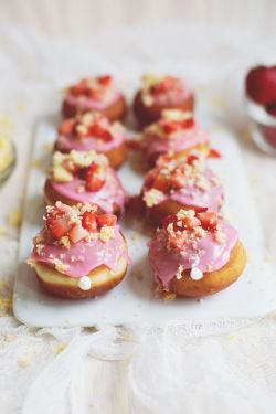 Sweetoothgirl:  Strawberry Shortcake Donuts