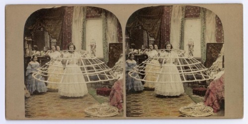 vint-agge-xx: Crinolinemania: The Dangerous Victorian Fashion that Killed 3,000 Women The crinoline 