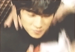 greyjoyofpyke:  jinchan acting out a scene where chansik is the male lead and jinyoung