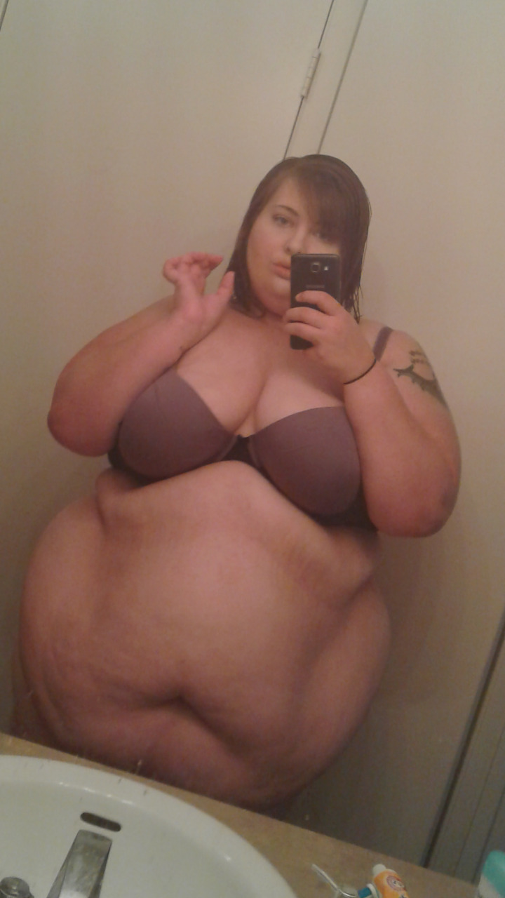 alittleawky: Took some post showwaaah selfies for yas.