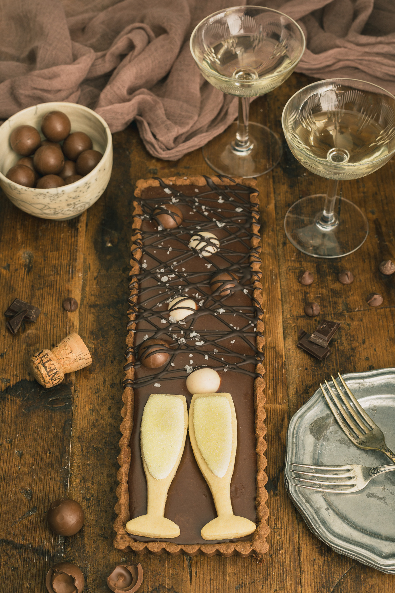 sweetoothgirl:  Chocolate Tart with Champagne &amp; Truffles