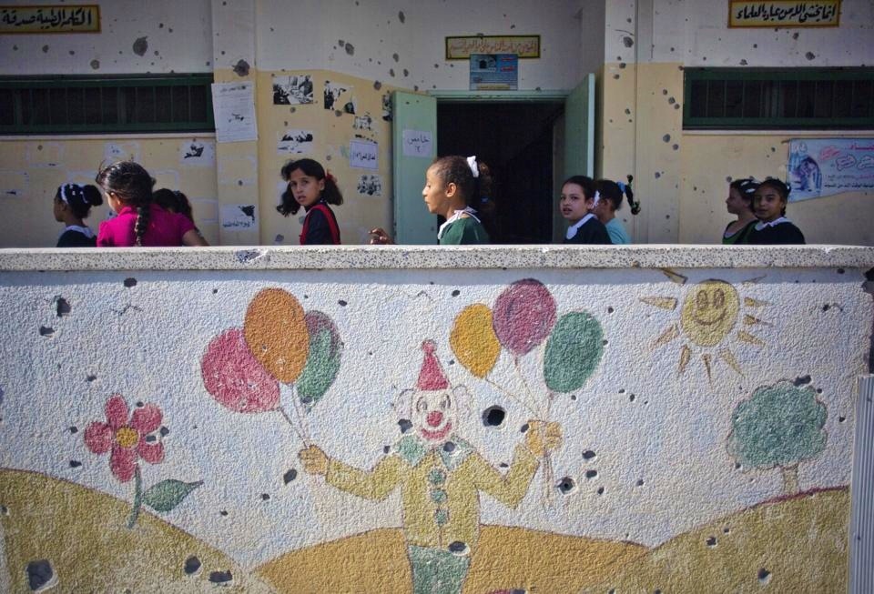 fotojournalismus:  Gaza children return to school | September 14, 2014 (Sources: 1, 2, 3)