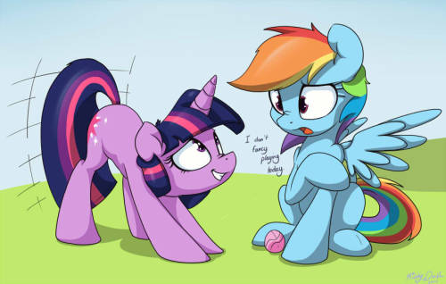 twidashlove:  Twilight would like to play.Source: MistyDash  OMG adorable >w< Twi, why you dog? xp