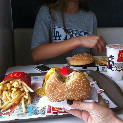 http://streetgrl.tumblr.com/post/159233911537