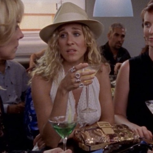 Porn photo fuckrashida:  Samantha Jones and Carrie Bradshaw