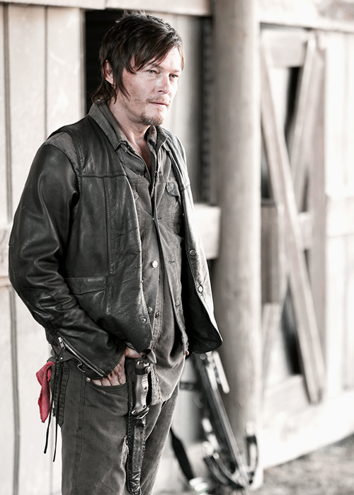 bethkinneysings:  Norman Reedus as Daryl Dixon in The Walking Dead Season 3  Coño