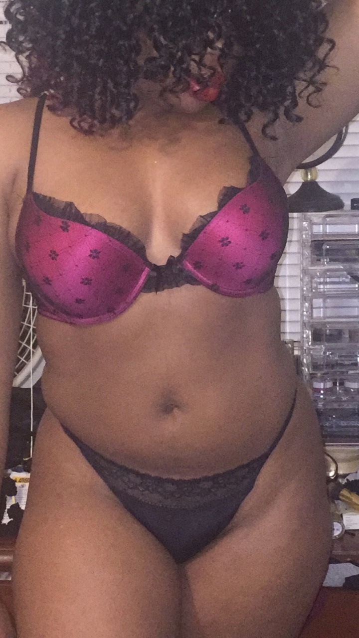 msmvp:  Snap Chat Chronicles: it’s POPPINGTON tonight!!! Come WATCH me SHAKE MY