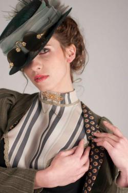 arsenicinshell:  Victorian lady by grafik-fashion