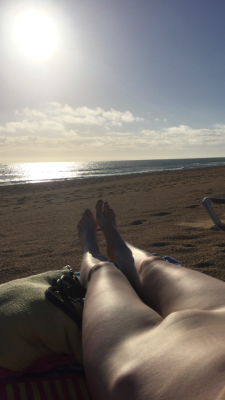 naturistelyon: Early beach morning