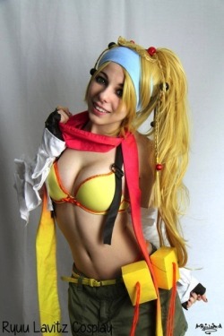 cosplayiscool:  For more Hot Super Hero ladies