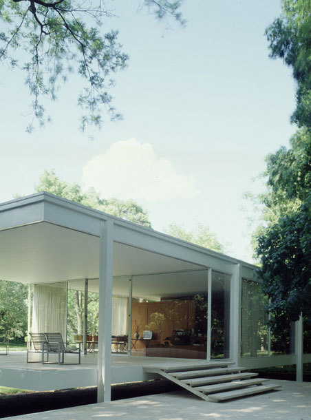 Farnsworth House designed by Mies van der Rohe