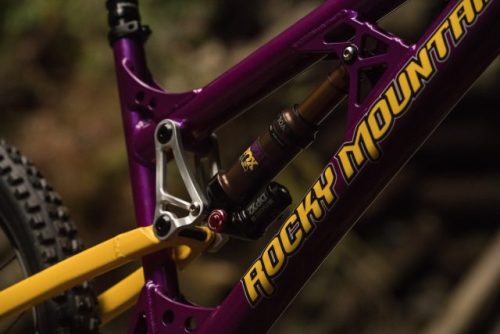 singletrackworld.com/2017/12/rocky-mountain-builds-custom-bike-for-wade-simmons/