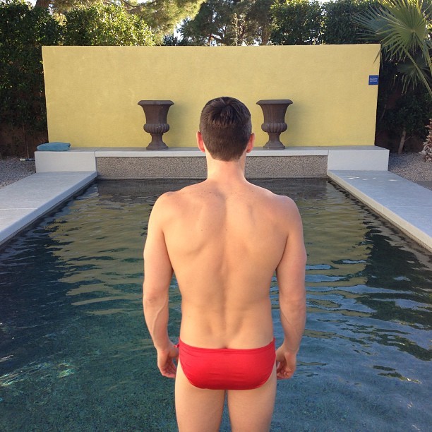 briefsgalore:  Every day new hot guys showing off their body in briefs or speedos!