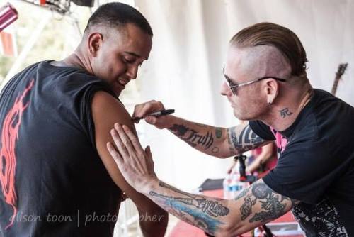 slipknotnelcuoreita: Corey Taylor signing session @aftershock festival