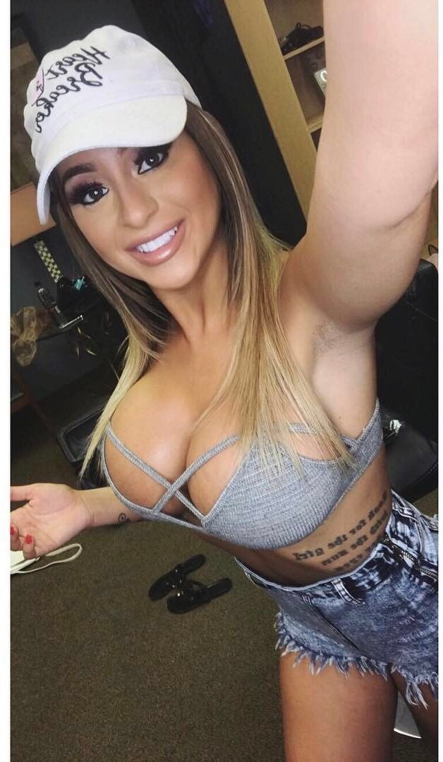 sexsextasy:  bimbosdaily:  