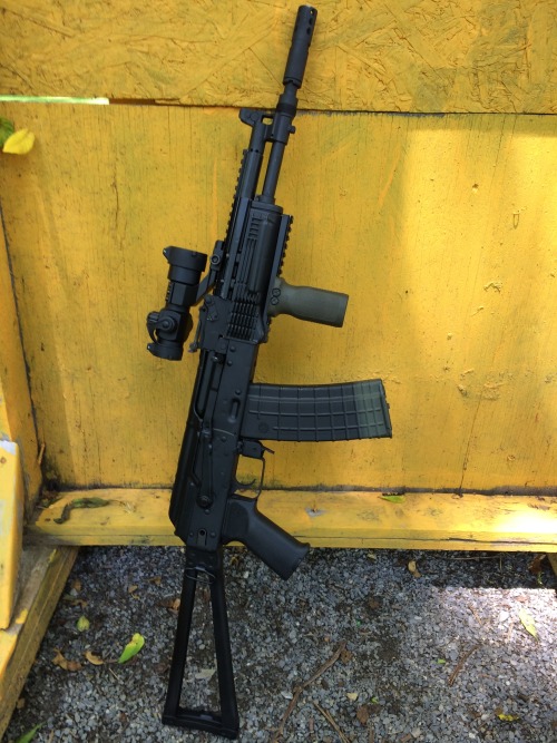 redbrickarmy:Picked up my Arsenal SLR-106CR today!Got it for a steal.Right when I got it I replaced 