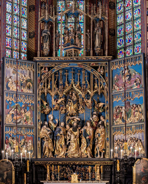 un-monde-de-papier:Basilique Sainte-Marie, Cracovie (Pologne): retable gothique (Veit Stoss, 1477-14