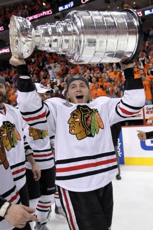 88blackhawksgirl:  1 more win boys , tonight is the night.. It’s now or never.  Play hard Skate hard  And let’s have a 2010 repeat  And bring the cup back home to Chicago    Believe in the Blackhawks ❤😭